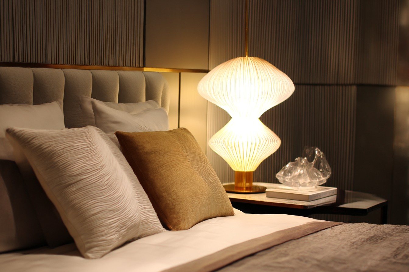 im1979_Bedroom_Lighting_Layers_Creating_a_Space_for_Both_Func_30763164-fb47-4360-bfb3-9f9ccbec9458_0