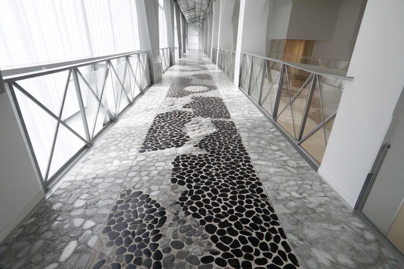 im1979_Practical_Hallway_Flooring_Materials_That_Stand_Up_to__3a4bfc3e-b4c1-4557-a1d2-03aed6493dc0_3